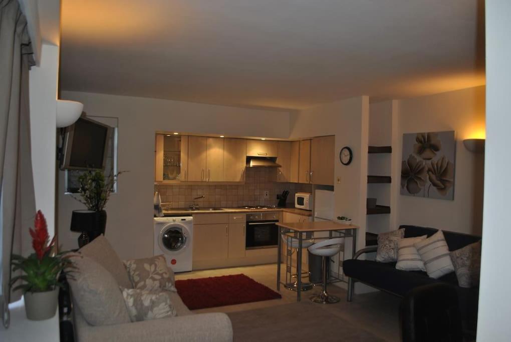 Awesome Apartment In The Heart Of Camden Town Londres Exterior foto