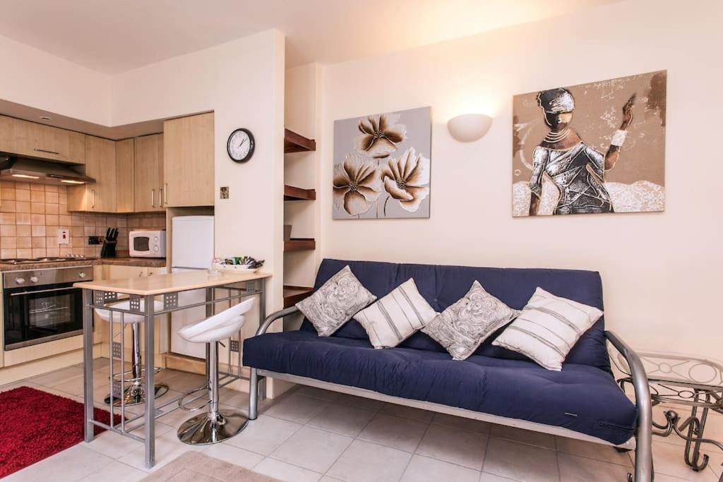 Awesome Apartment In The Heart Of Camden Town Londres Exterior foto