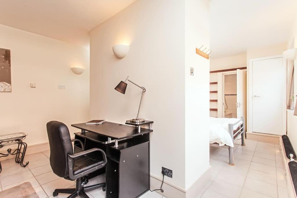 Awesome Apartment In The Heart Of Camden Town Londres Exterior foto